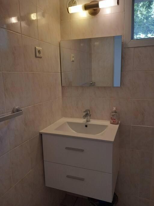 Studio Meuble Independant Tout Confort Classe 2** Aubenas Zewnętrze zdjęcie
