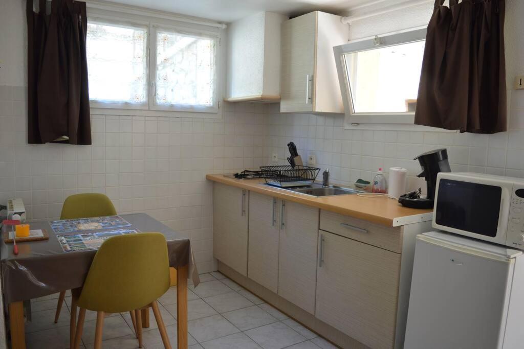 Studio Meuble Independant Tout Confort Classe 2** Aubenas Zewnętrze zdjęcie